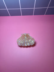 White Seashell - Small Claw Clip