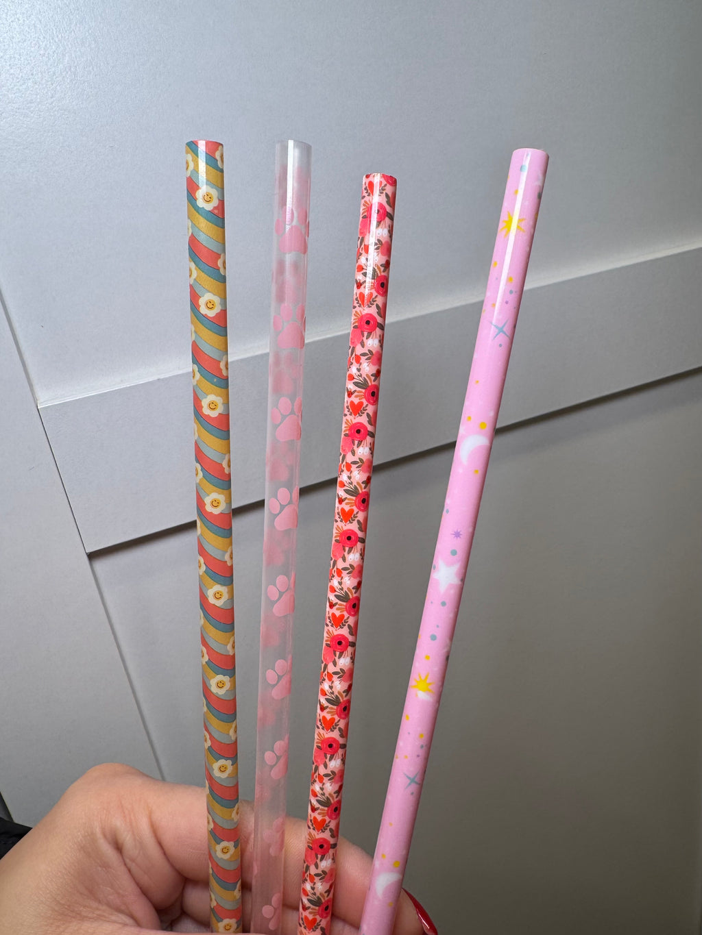 Patterned Straws (Pink Paw Prints)