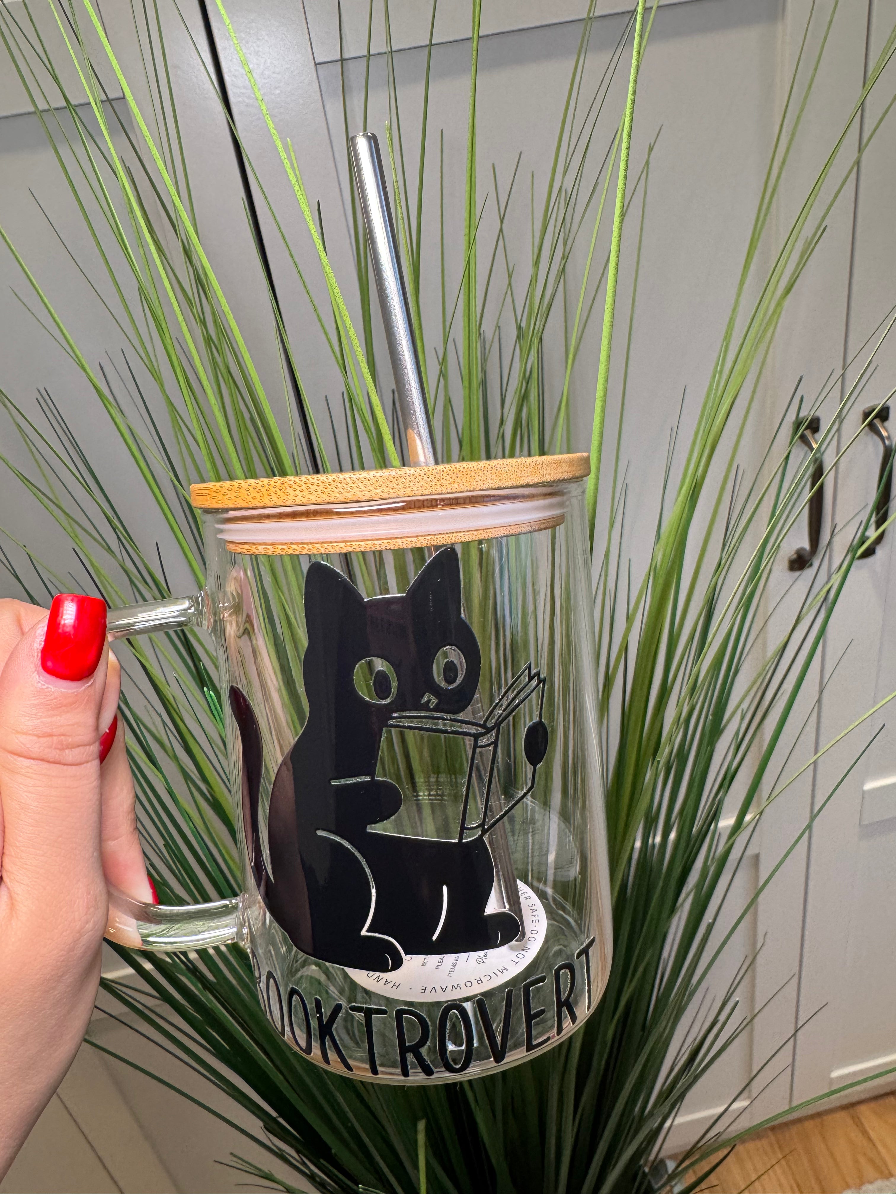 Booktrovert - Glass Mug with Lid – Glass mug with wooden lid and metal straw