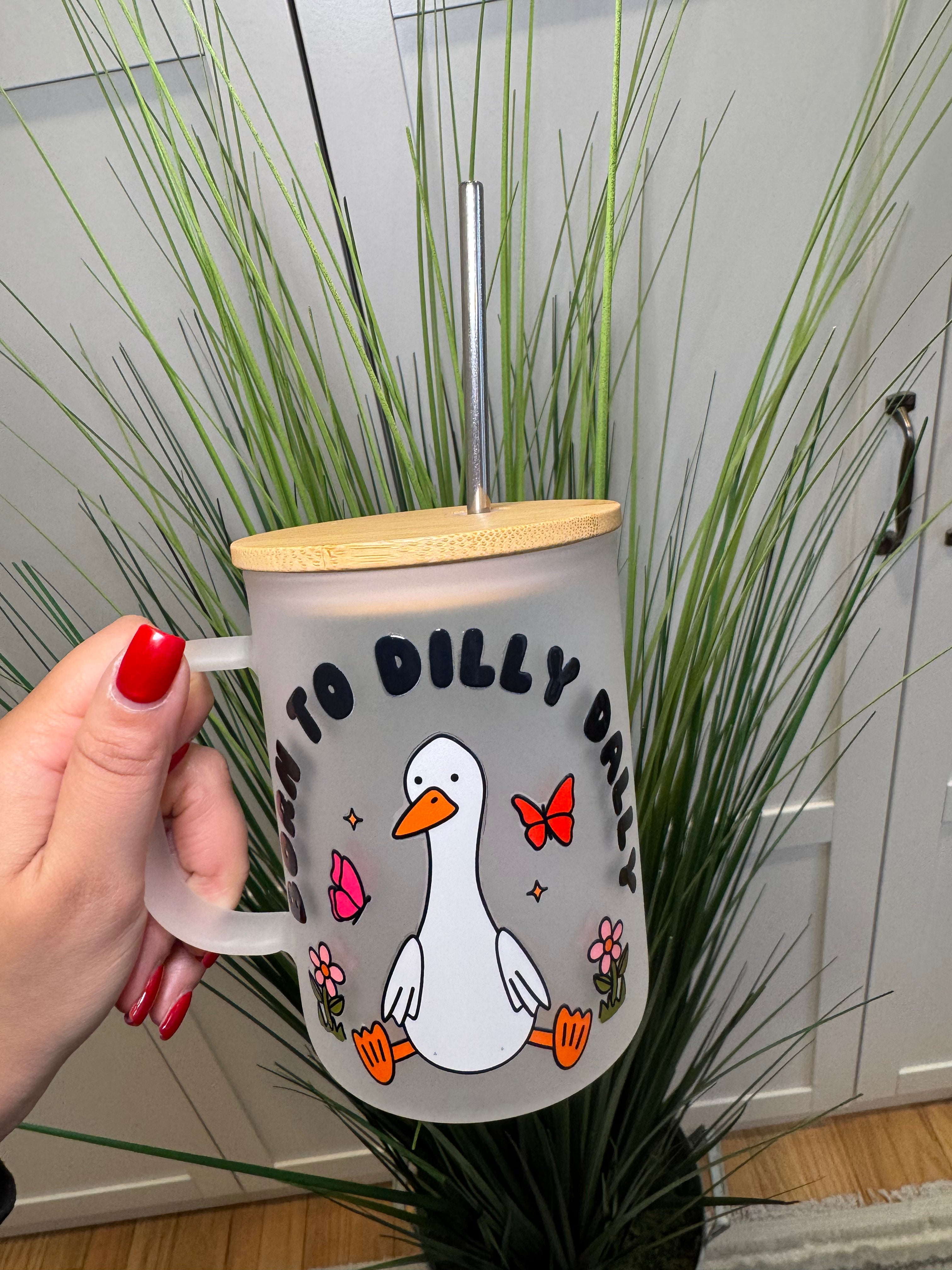 Born to Dilly Dally- Glass Mug with Lid – Glass mug with wooden lid and metal straw