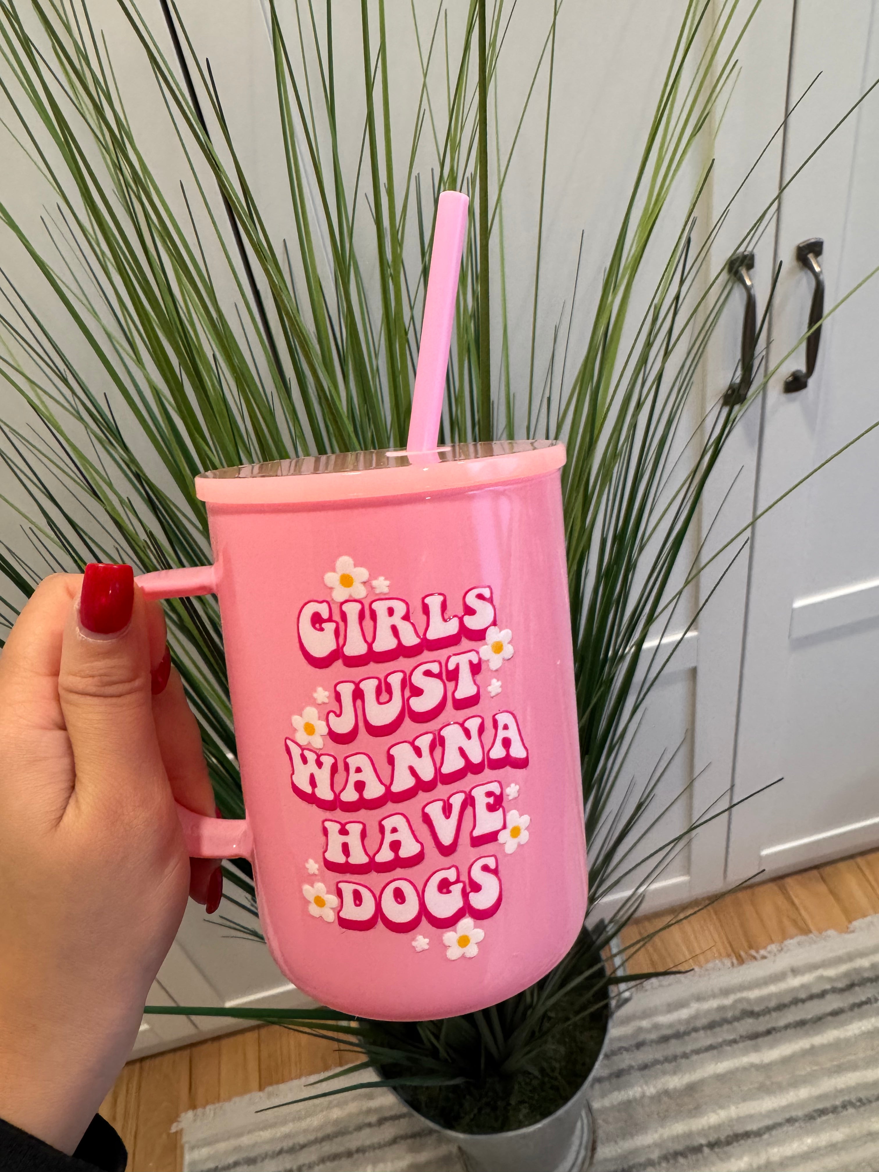 Girls just wanna have dogs - Ceramic Mug with Lid – Ceramic mug with lid and plastic straw