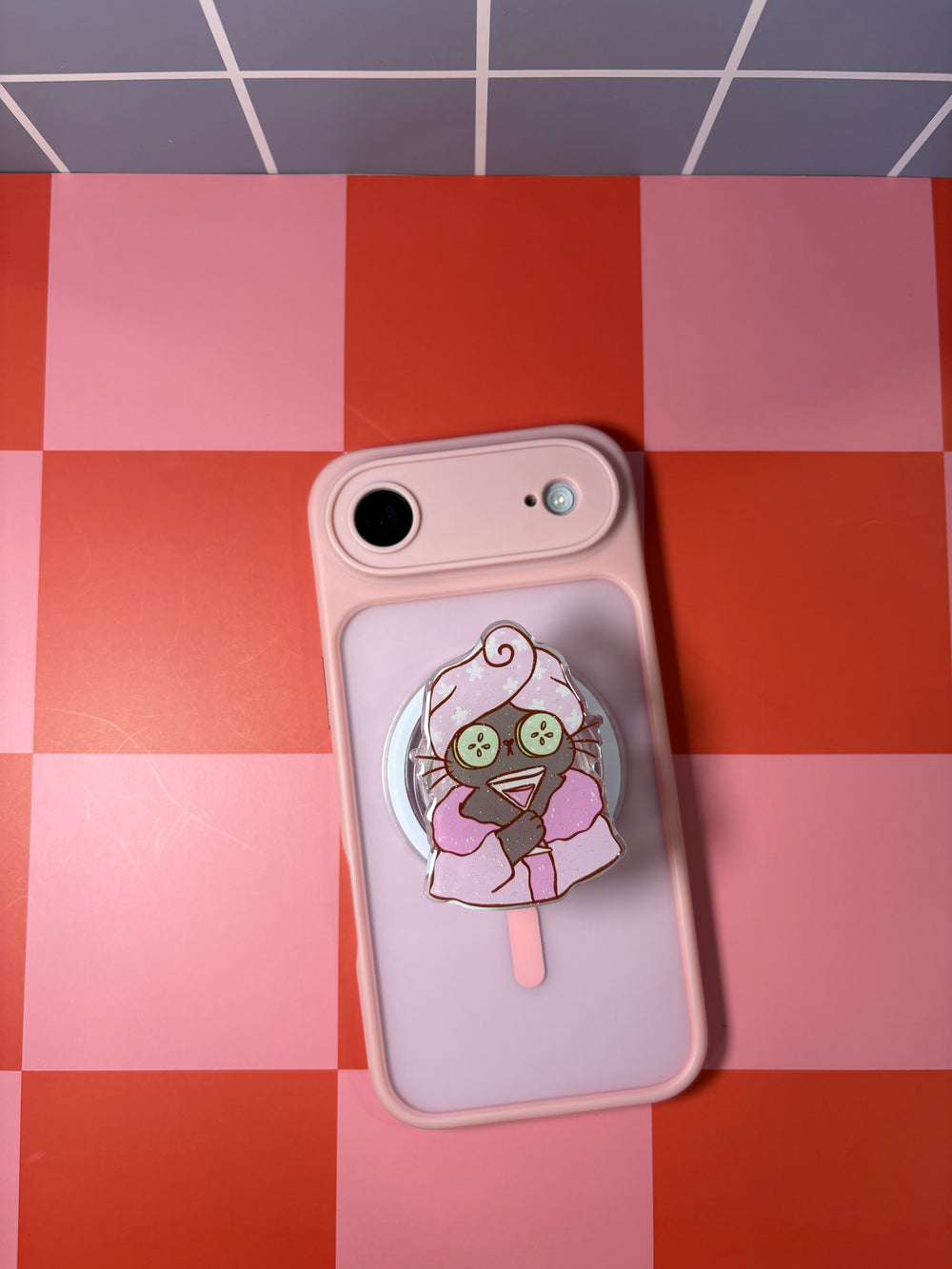 "Cocktail Cat" Phone & E-Reader MagSafe Grip