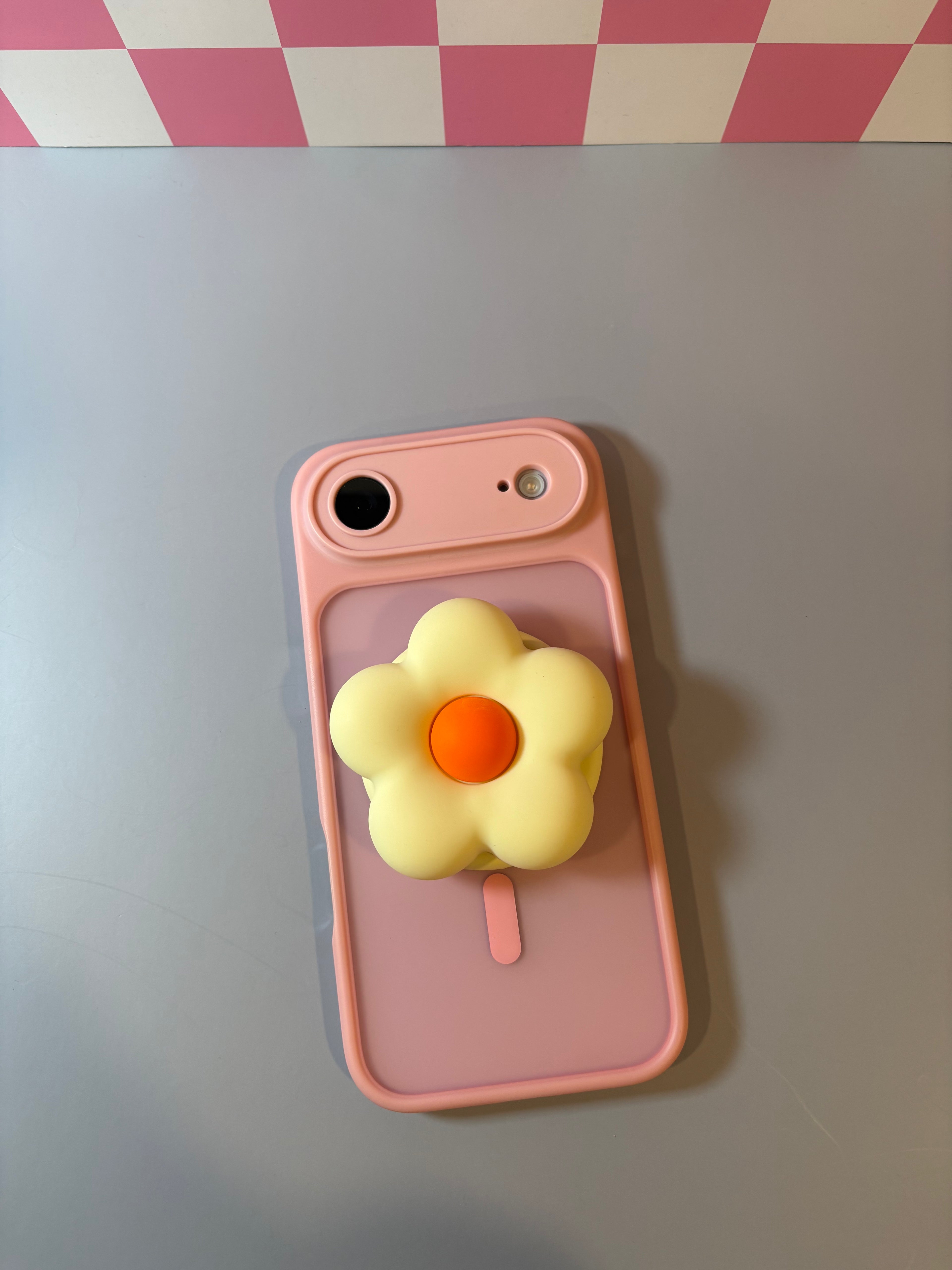3D Flower (Yellow) - Phone & E-Reader MagSafe Grip