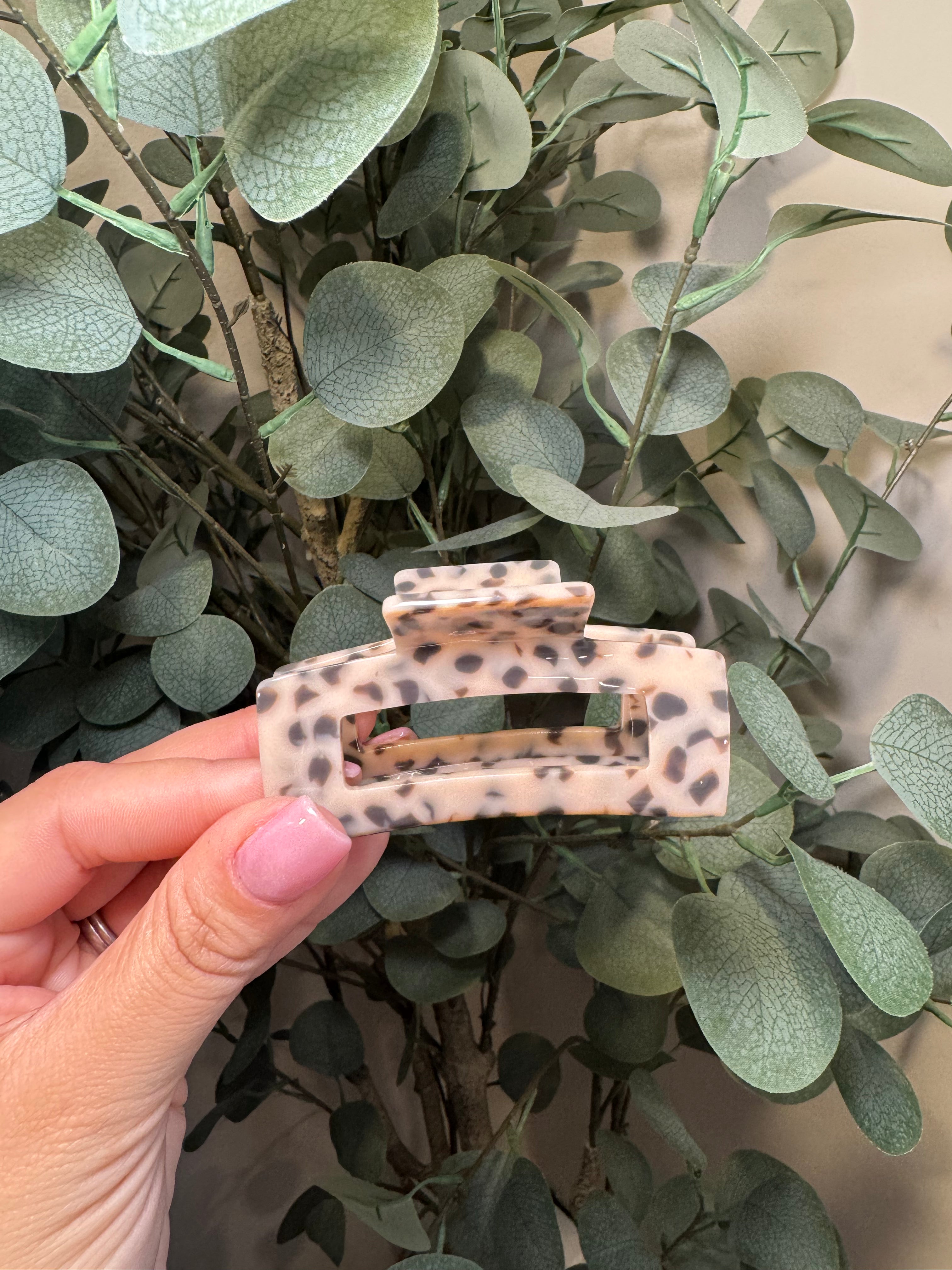 Cream & Gray Tortoise -Small Claw Clip