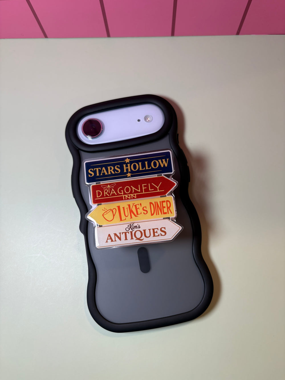 "Stars Hollow Sign" Phone & E-Reader MagSafe Grip